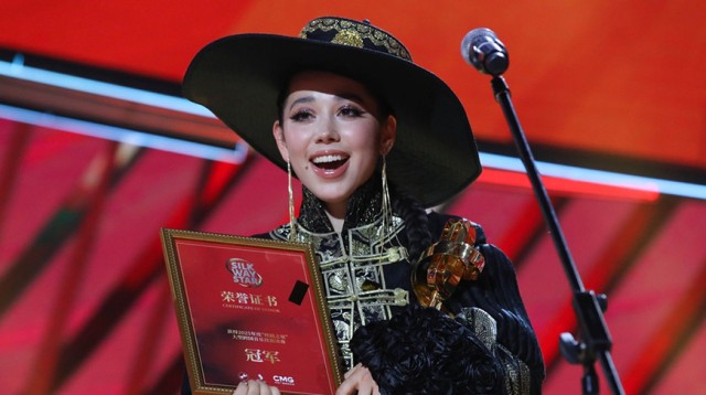 Silk Way Star жеңүүчүсү М.Джозеф казакча ыр чыгарды