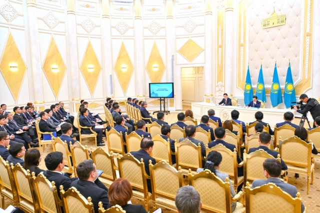 Kazakh State Counselor chairs meeting on domestic policy issues