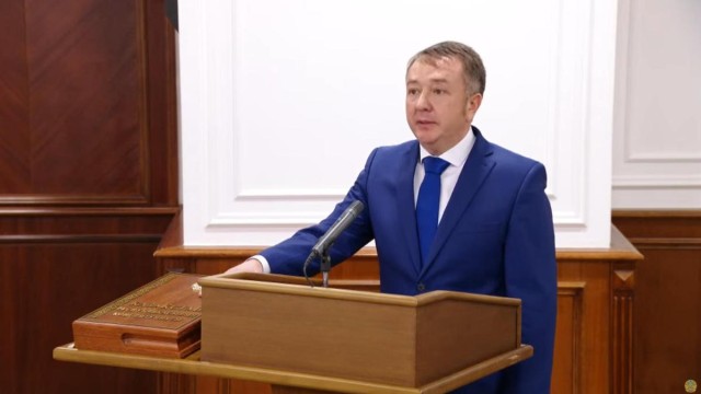 Draft new Constitution to strengthen government accountability