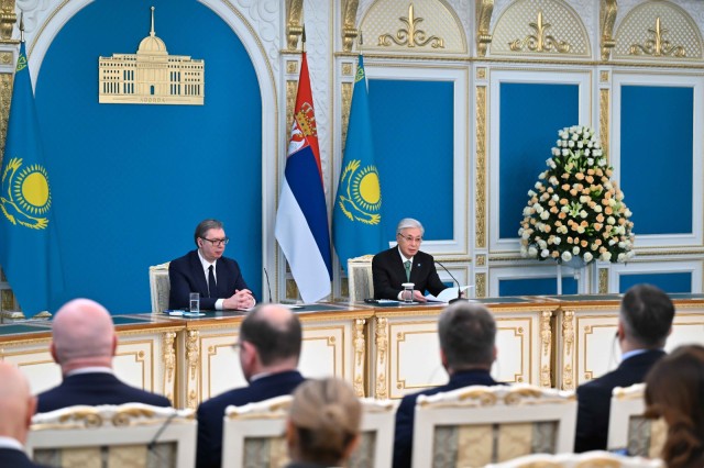 Казакстан менен Сербиянын президенттери сүйлөшүүлөрдү өткөрдү