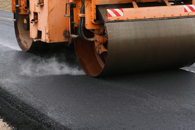 Қозоғистонда кўп сонли автомобиль йўллари таъмирланяпти