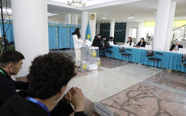 Saat 18.00 itibarıyla Kazakistan vatandaşlarının yaklaşık %71’i oy kullandı