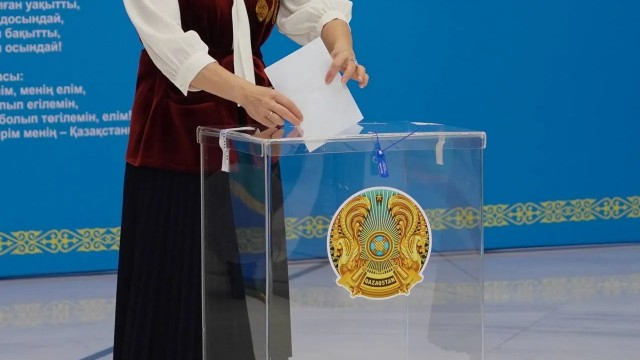 Шайлоо участкаларында майрамдык маанай өкүм сүрдү