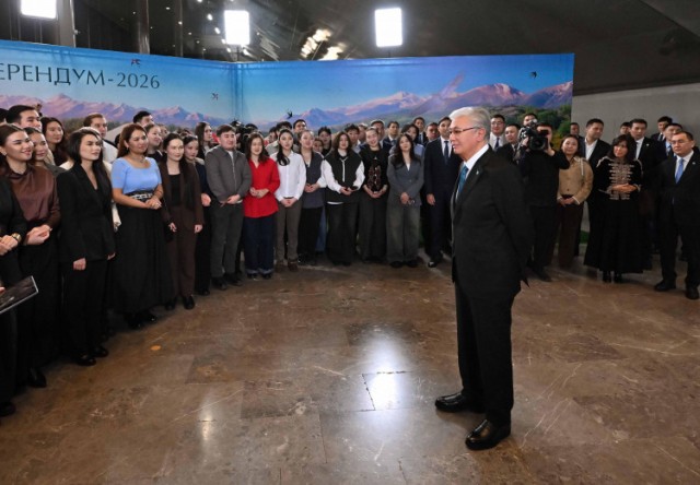 Kazakh President meets with active youth after referendum