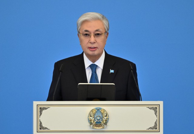 K. Tokayev’e Anayasa’nın kabulü dolayısıyla tebrik mesajları iletiliyor