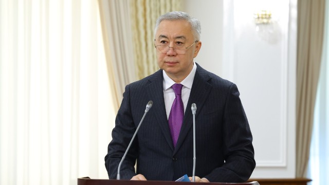 Астана жана Алатау өзгөчө статуска ээ болот