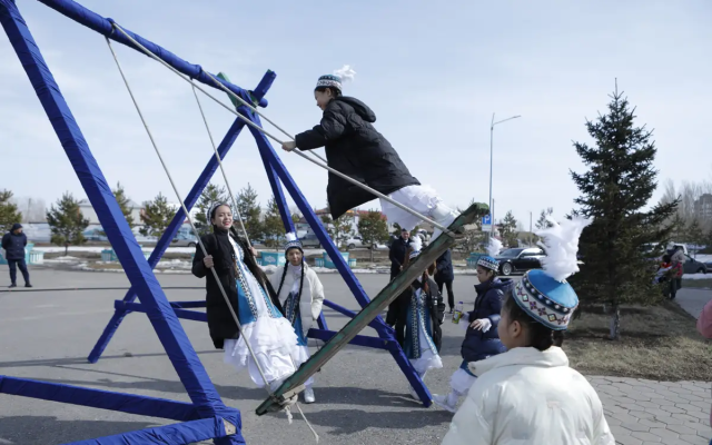 В Астане представители этнокультурных объединений празднуют Наурыз