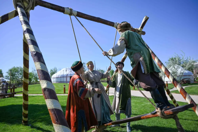 Turkistan draws tourists for Nauryz Meiramy